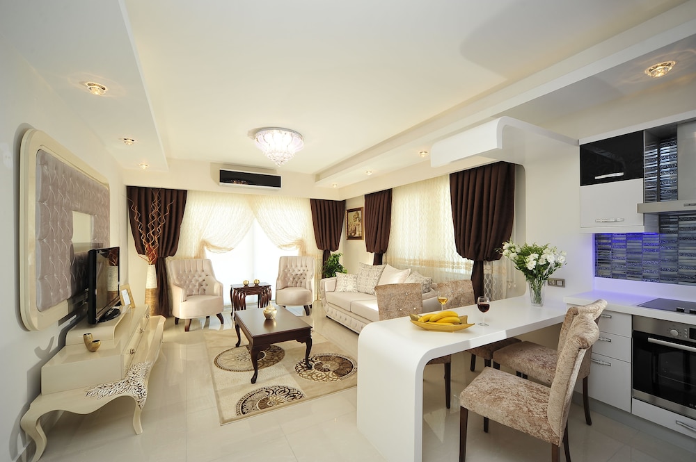 Azura Park Tourism Complex 30/75