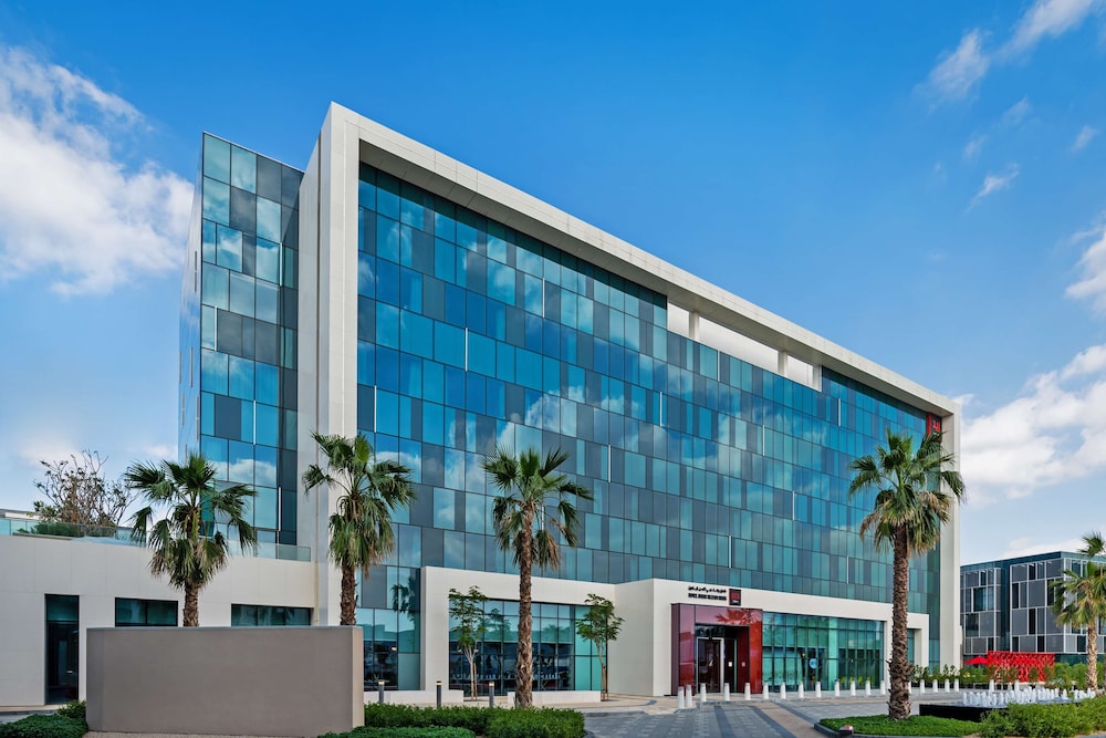 Radisson Red Dubai Silicon Oasis 3/50