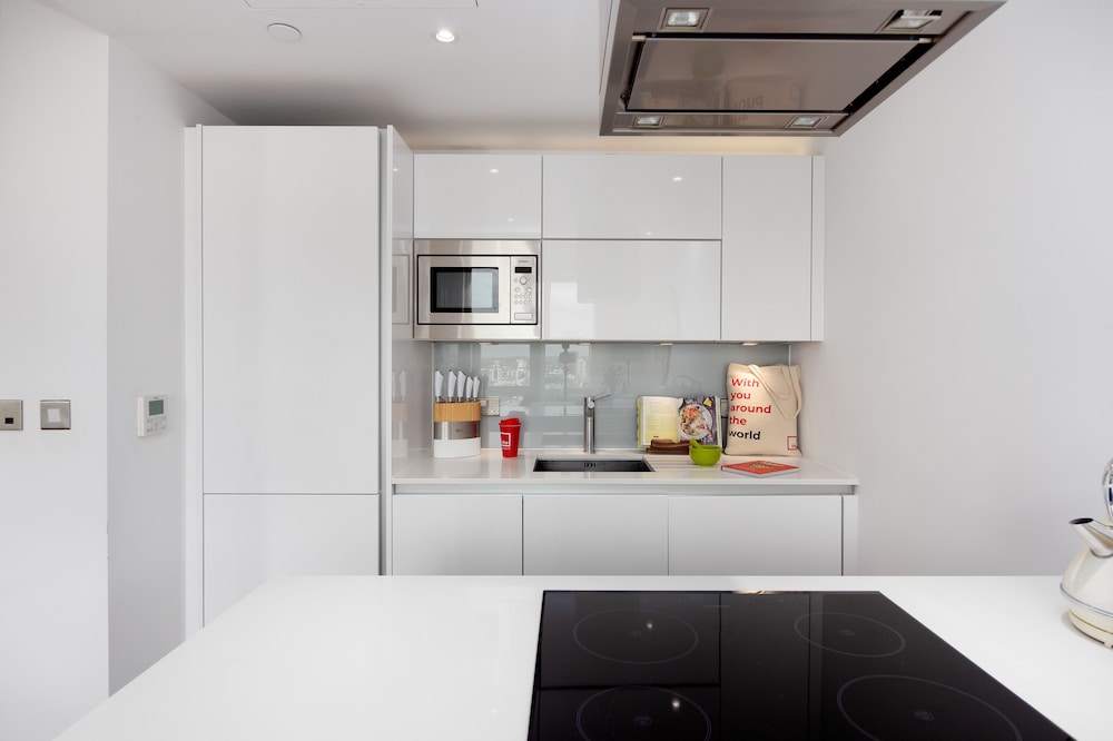 Avant Garde Apartments By Squa.Re 34/43
