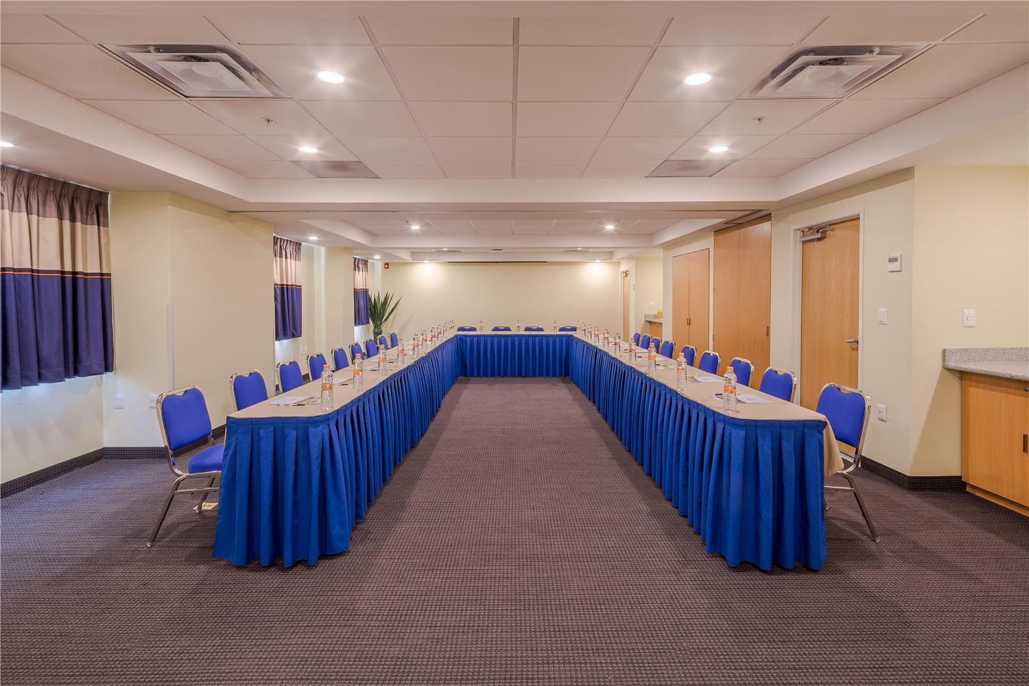 Microtel Inn & Suites by Wyndham Culiacan 6/56