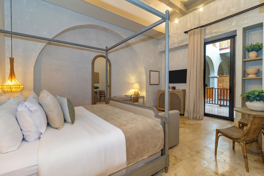 STUDIO, SUITE, TERRACE