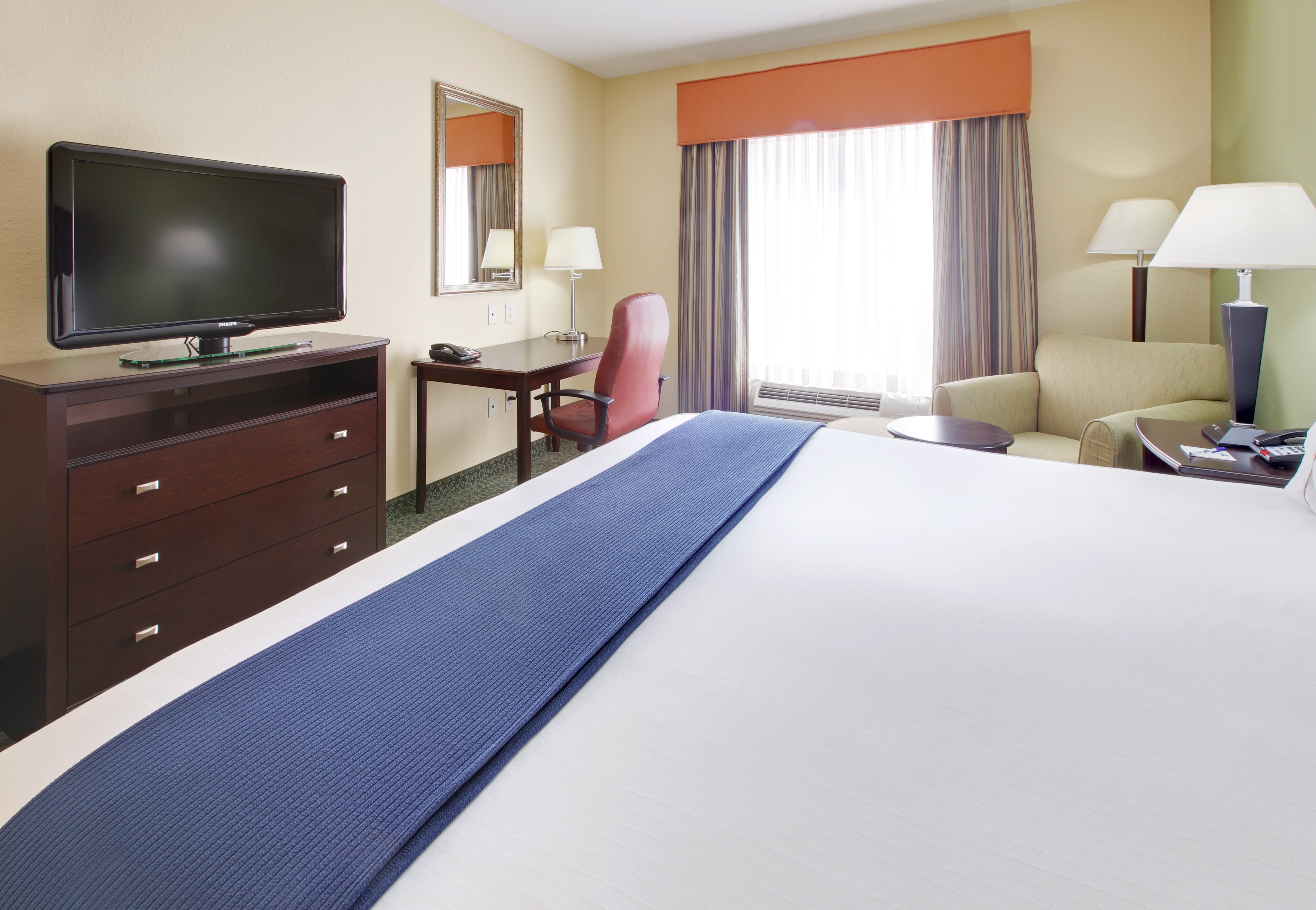 Holiday Inn Express Suites Covington 39/40