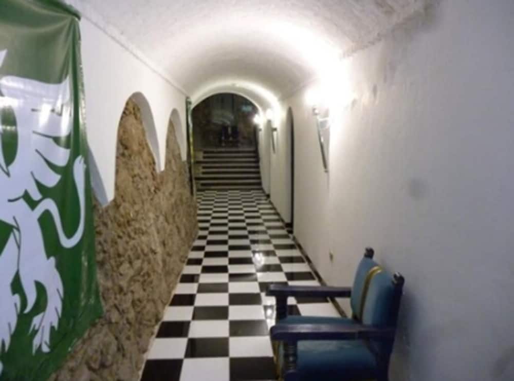 Hotel Castillo Santa Cecilia 31/70