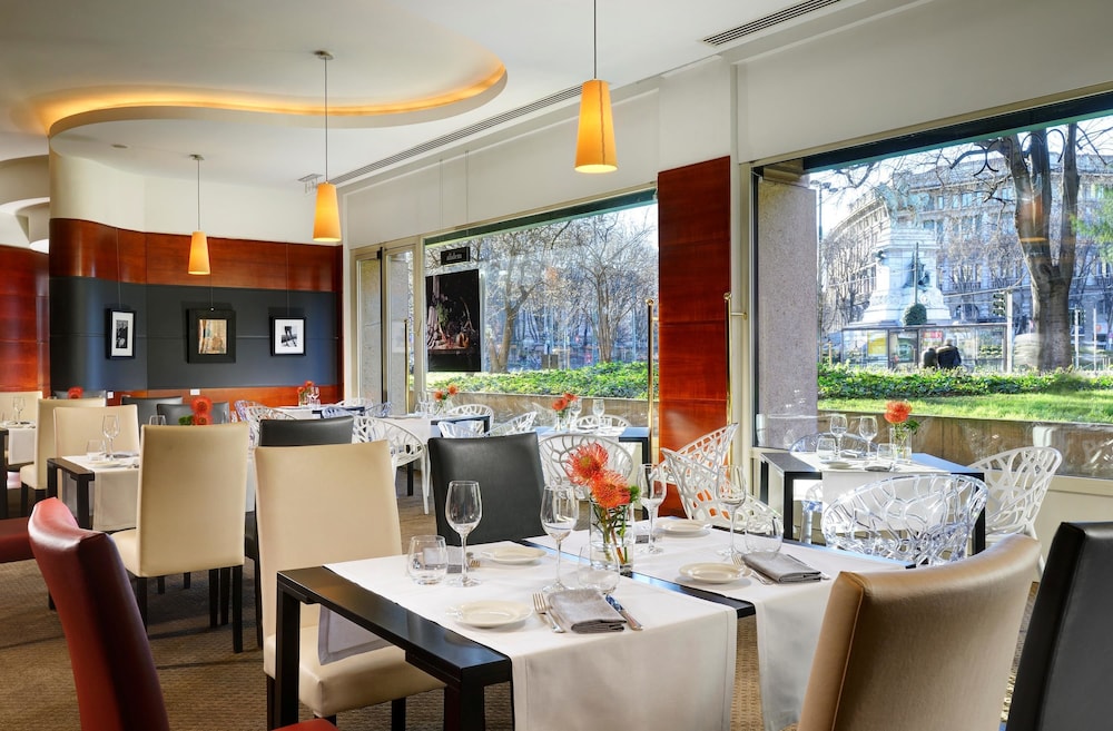 Unahotels Cusani Milan 59/69