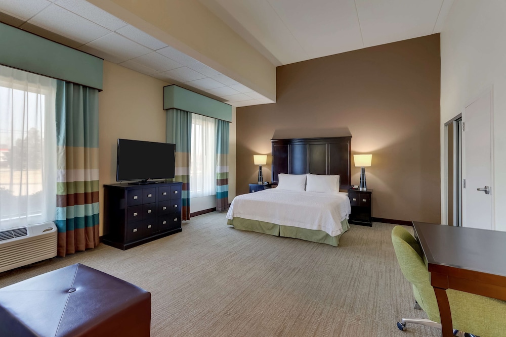 Hampton Inn & Suites Swansboro Near Camp Lejeune, NC 20/64