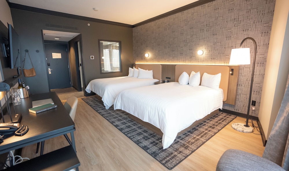 Brookstreet Hotel 21/64