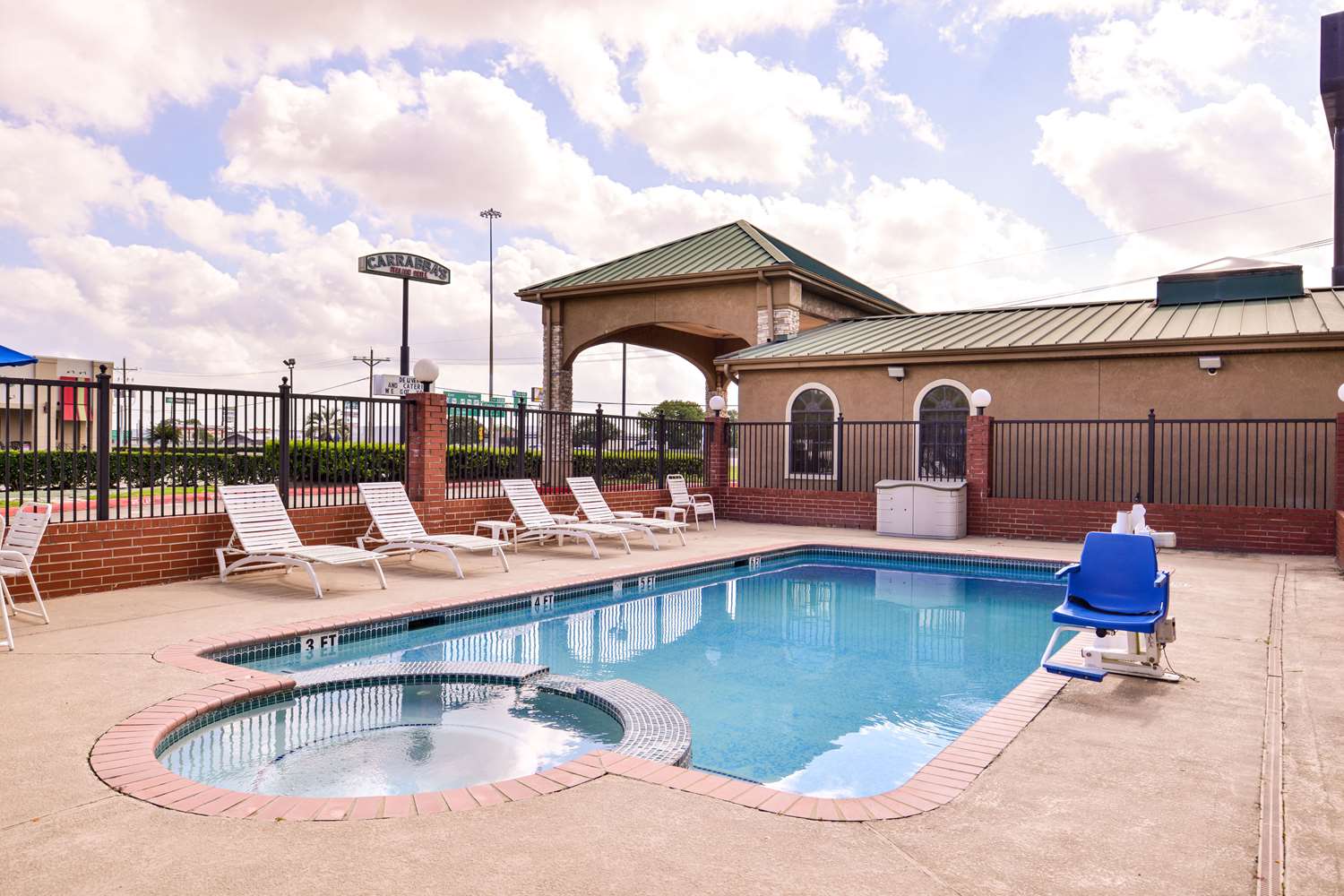 Quality Inn & Suites Beaumont 30/32