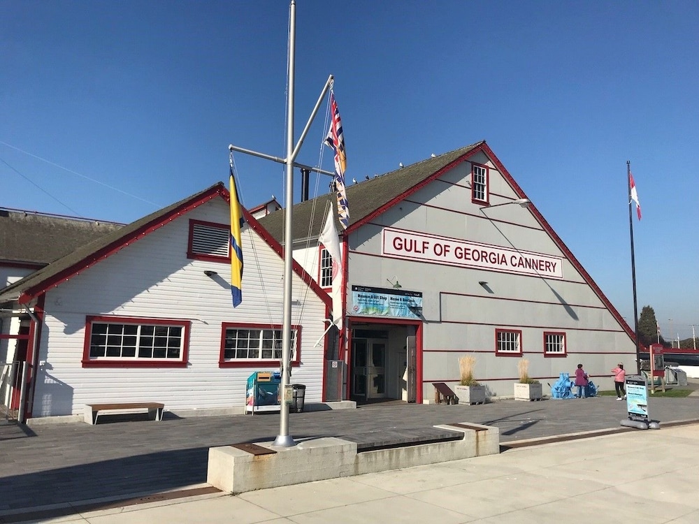 The Steveston Cafe & Hotel 3/56