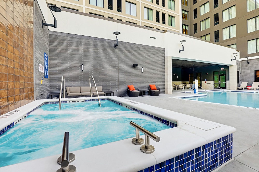 Drury Plaza Hotel North Charleston 30/55