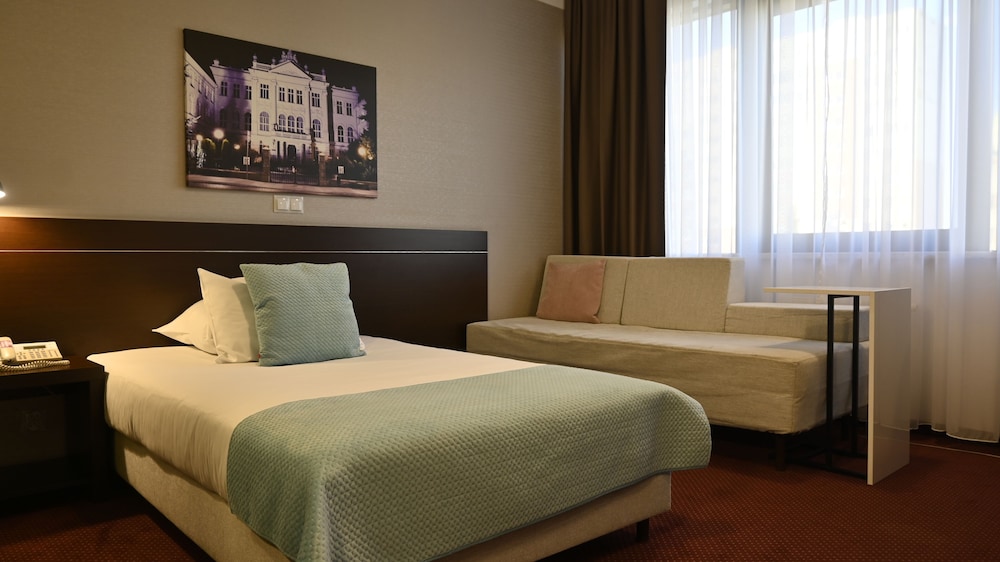 Mercure Piotrkow Trybunalski Vestil 6/50