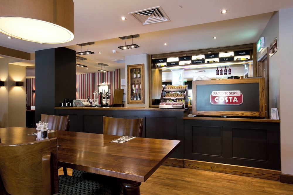 Premier Inn Aberdeen Airport (Dyce) 40/53