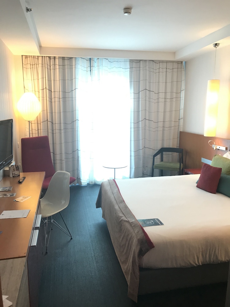 STANDARD, 2 FRENCH BEDS