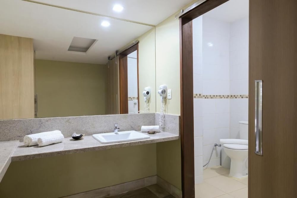 Hotel Pontal de Ubu 48/48