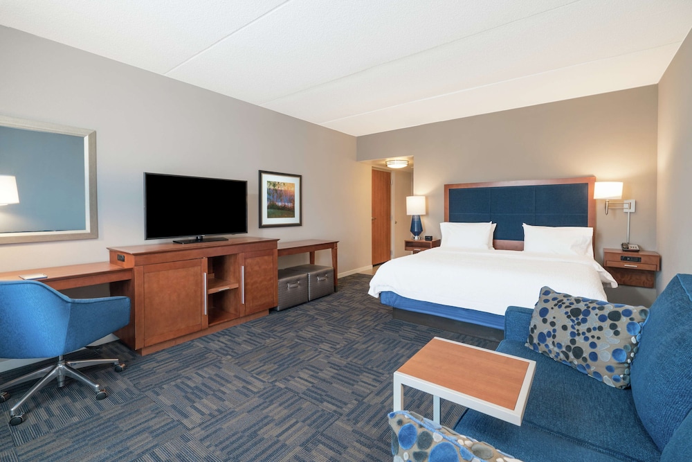 Hampton Inn & Suites Newburgh Stewart Airport 16/39
