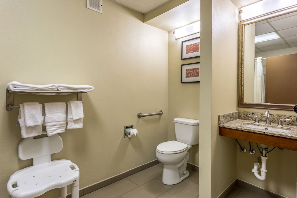 Comfort Inn Brownsville I-40 14/36