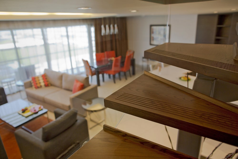 Majestic Arjaan By Rotana 37/57