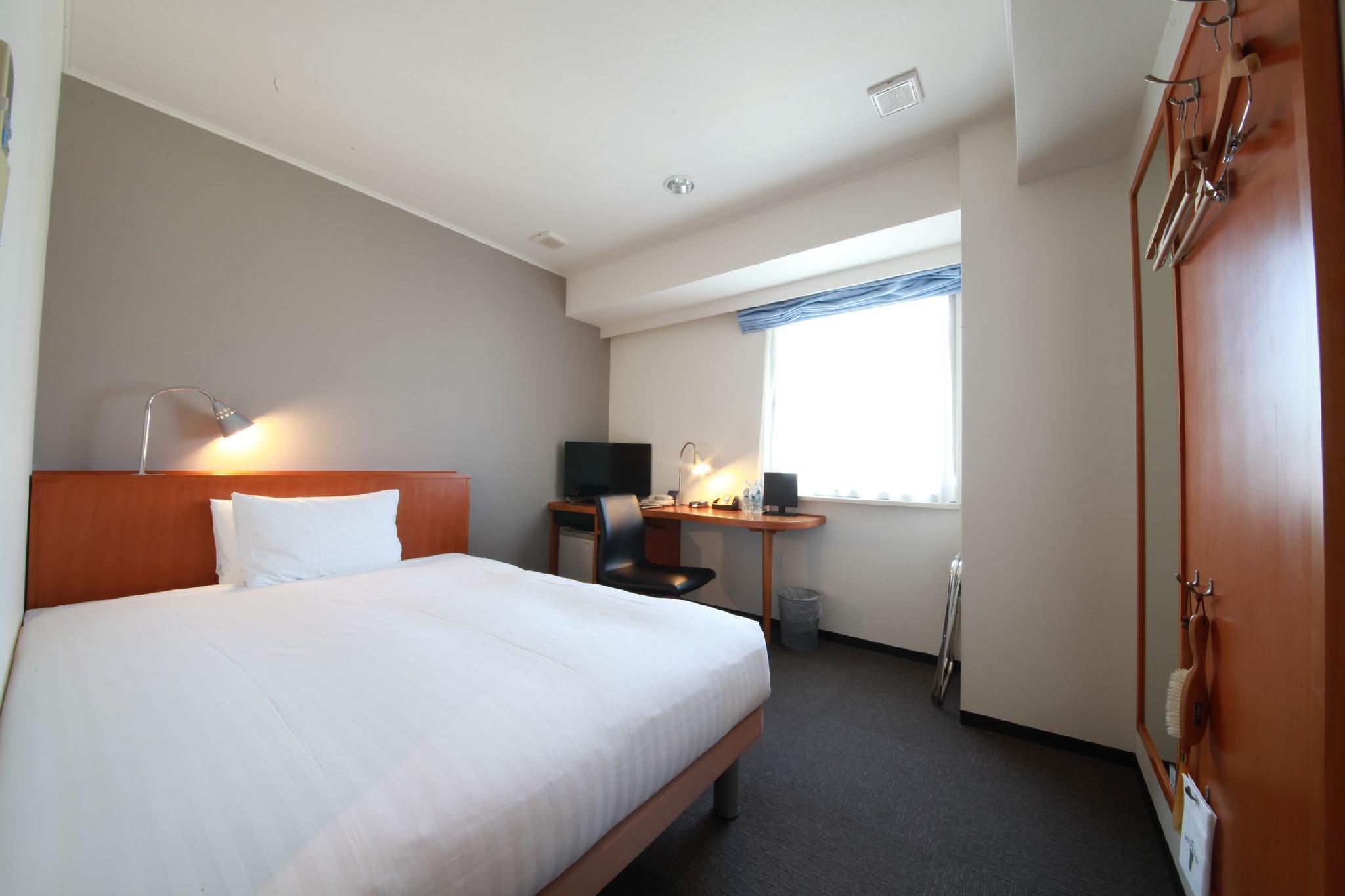 ROOM, DOUBLE BED, SMOKING