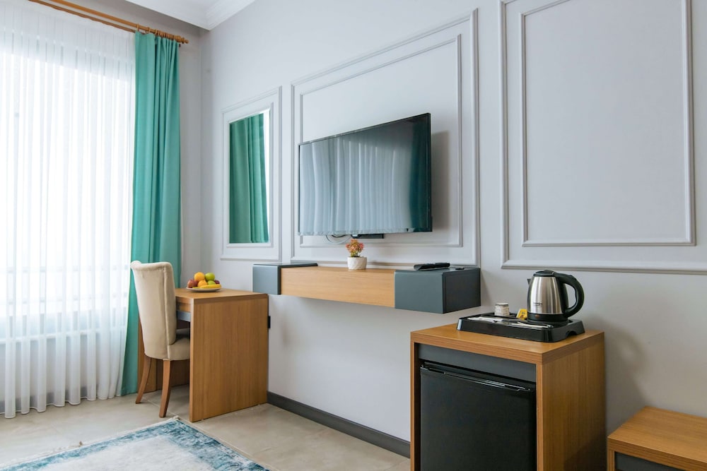 Fevzi Hoca Butik Hotel 41/47