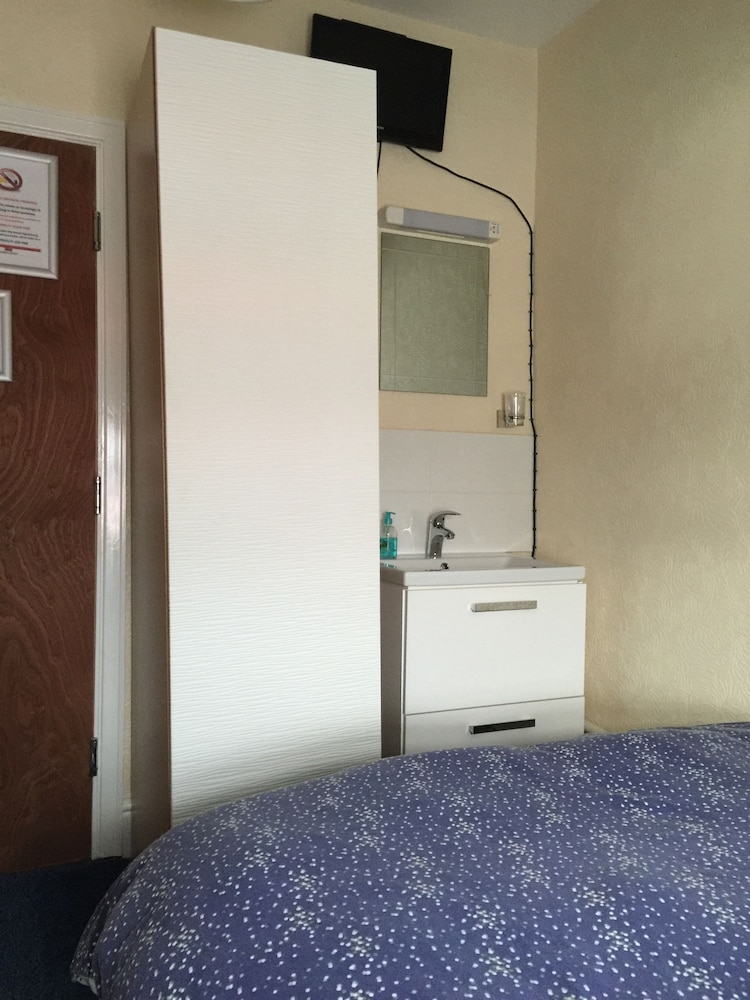 Trentham Private Hotel 7/50
