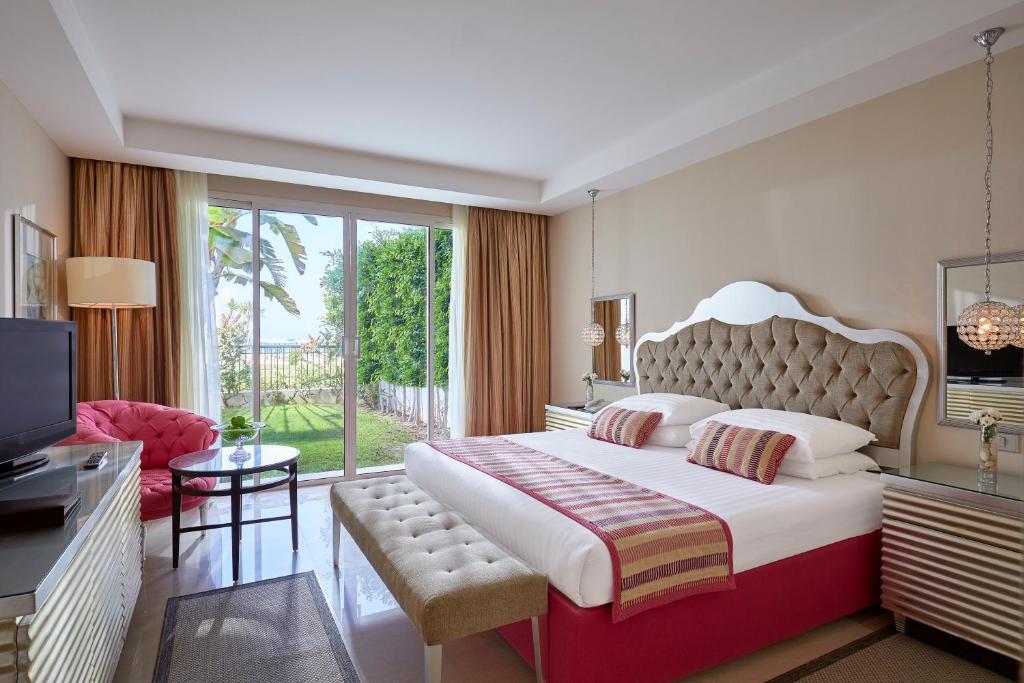 جناح ملكي بإطلالة على البحر