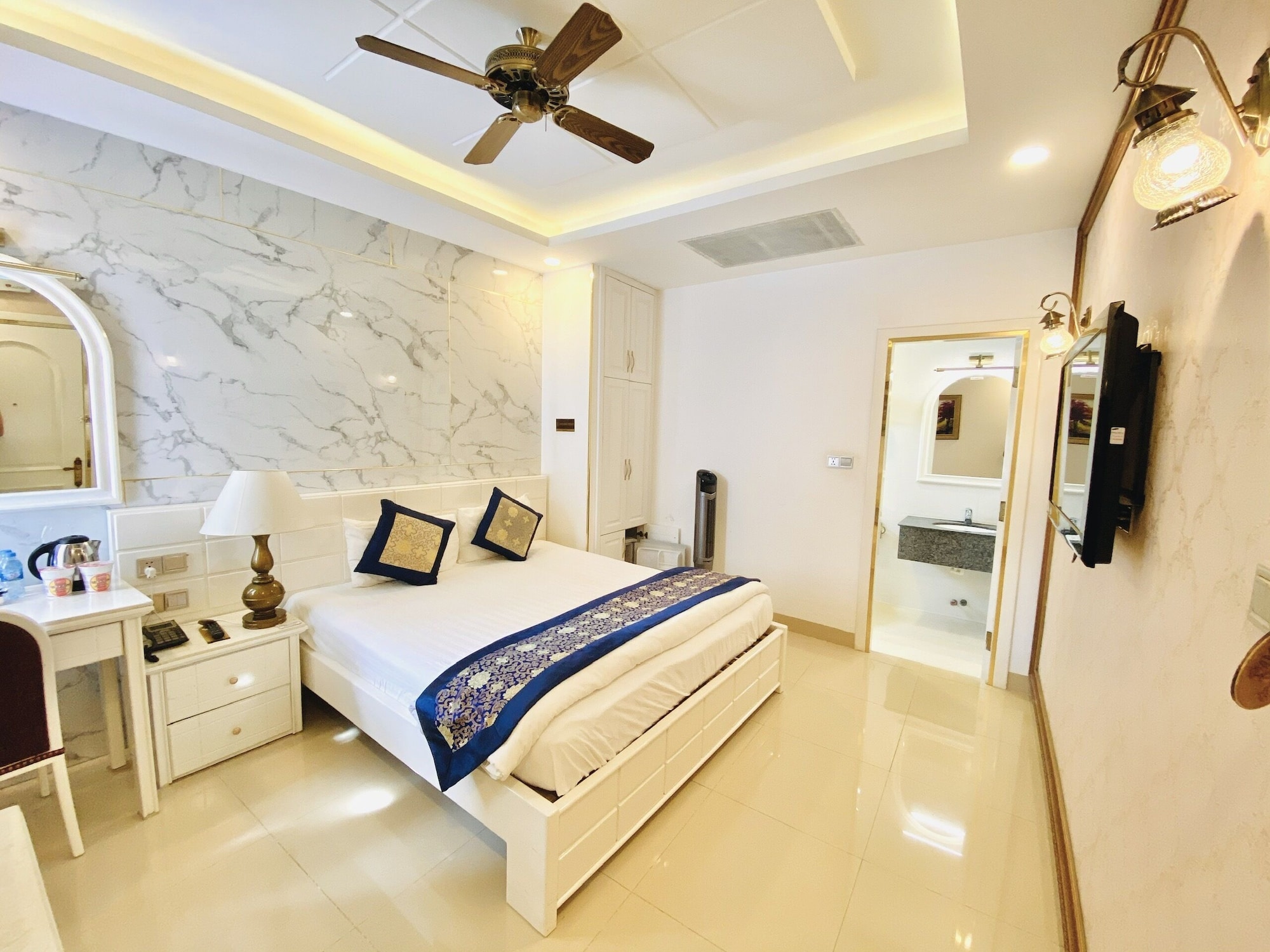 SUPERIOR, DOUBLE BED