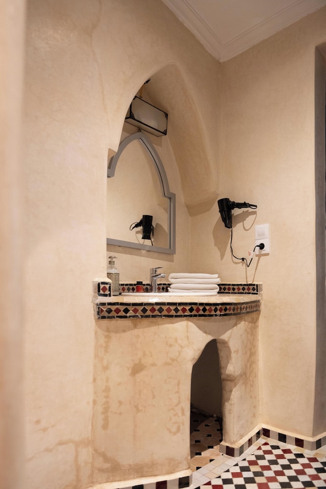 The Central House Marrakech Medina 23/46