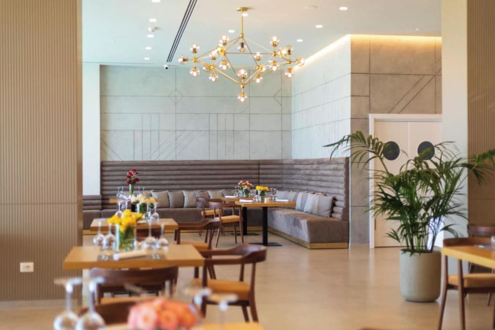 AMR Hotel 32/41
