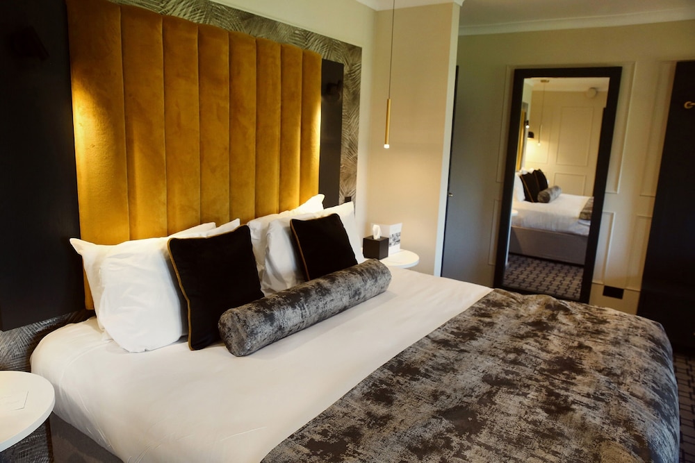 DELUXE, TWIN BEDS