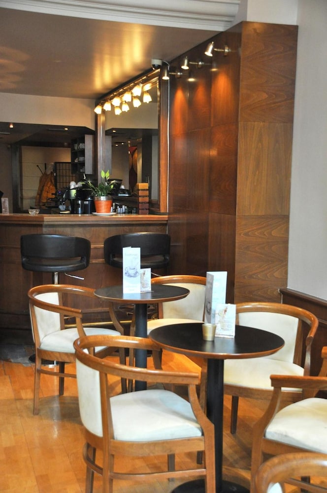 ATHENS CITY HOTEL 36/51
