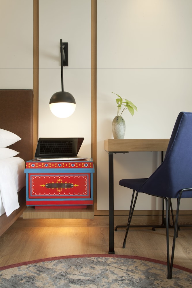 Hyatt Centric Mg Road Bangalore 28/72