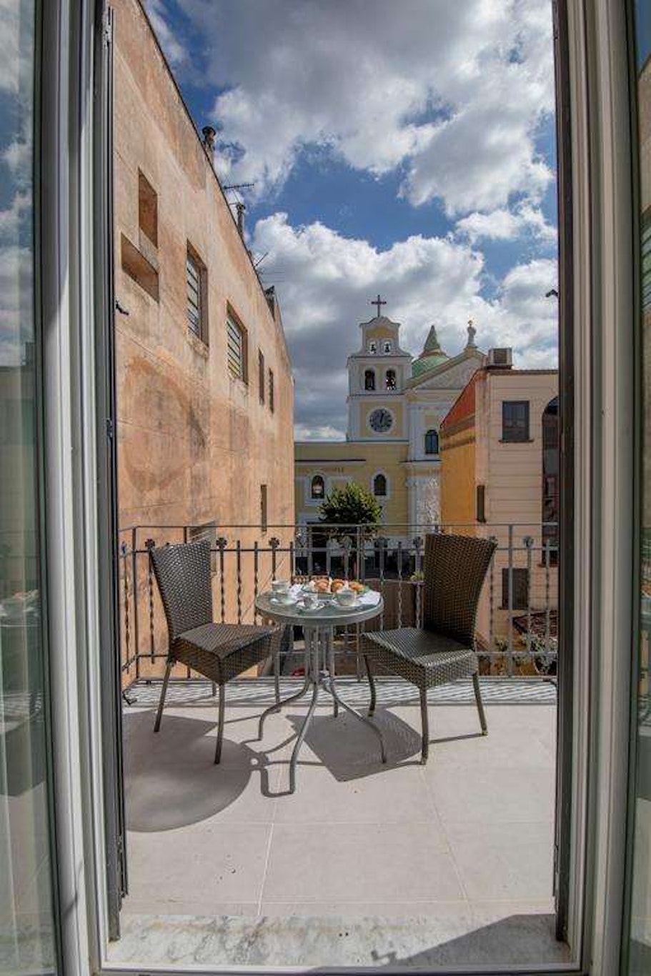 Palazzo Caracciolo Del Sole 32/45