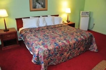 Lively Inn & Suites 23/61