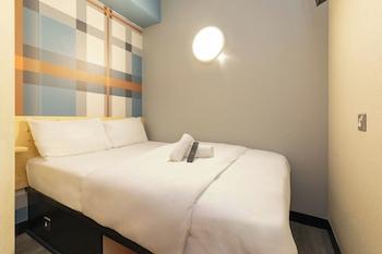 Basic, King Bed, No Window