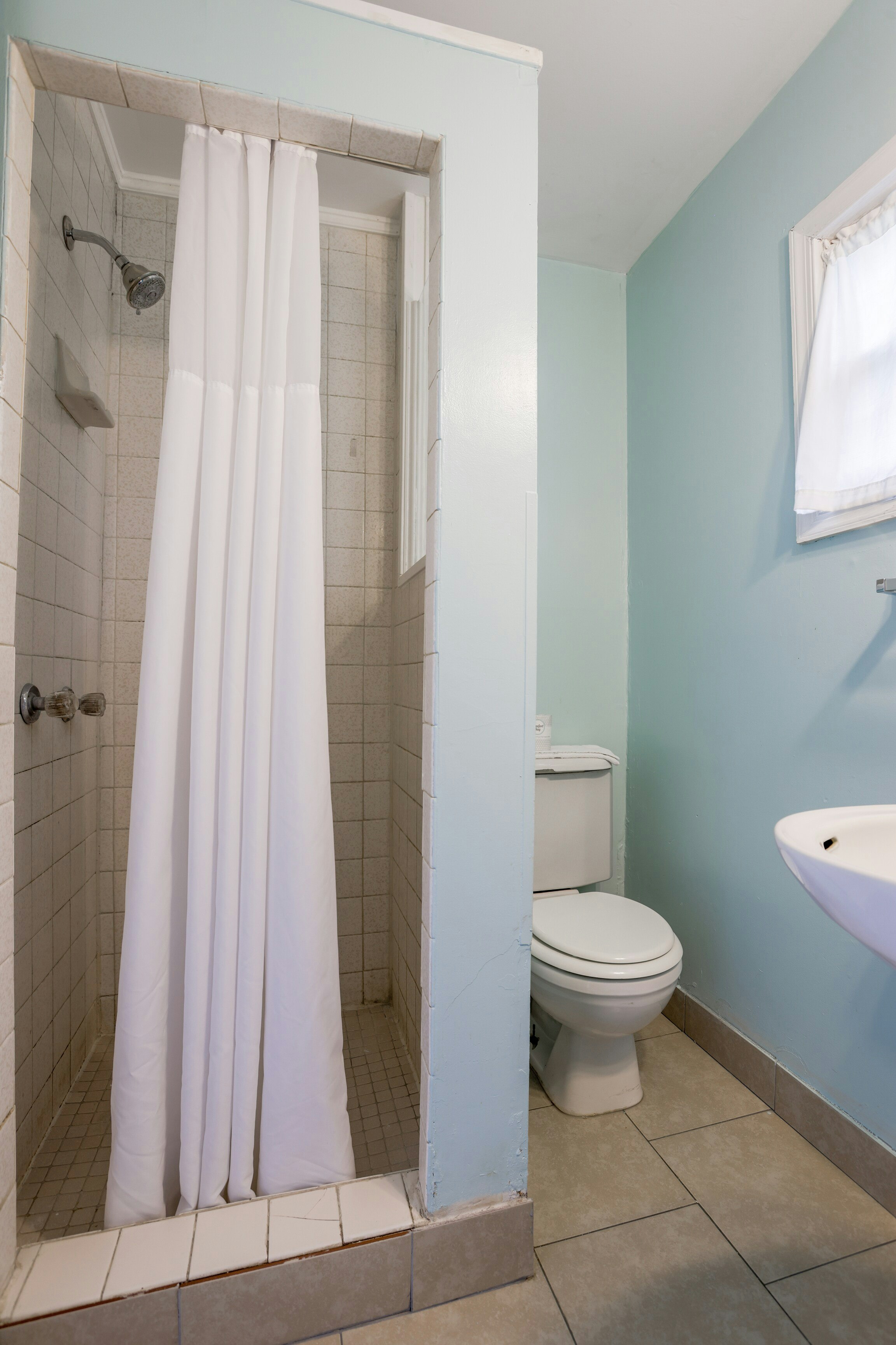 غرفة بسرير كوين للمدخنين، Relax Inn By OYO Natural Bridge I-81 6/9