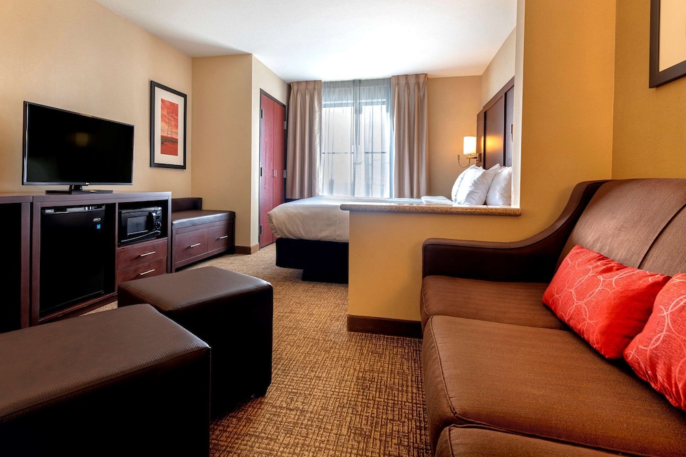 Comfort Suites Goodyear West Phoenix 27/33