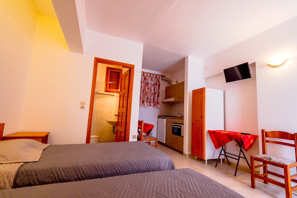 Balaskas Hotel 5/35
