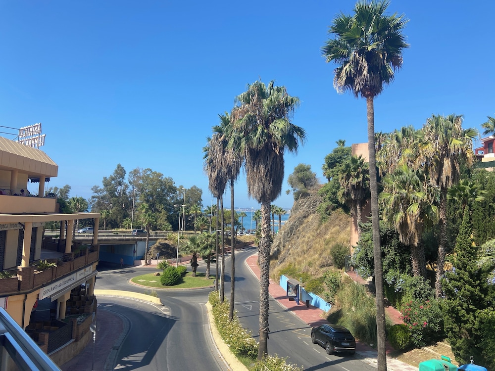 ArtPlatinum Suites and Apartments 25/33