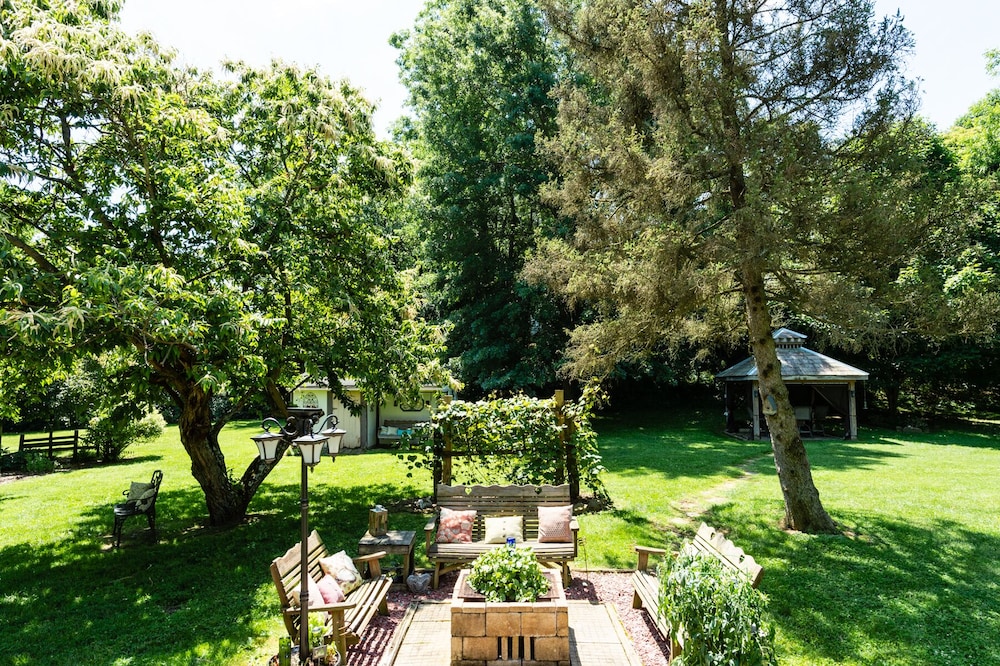 The Pines of Dresden Bed and Breakfast 36/50