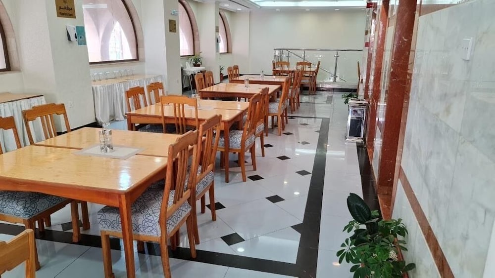 فندق جوار المدينة الفندقية(Jiwar Al Madina Hotel) 35/50