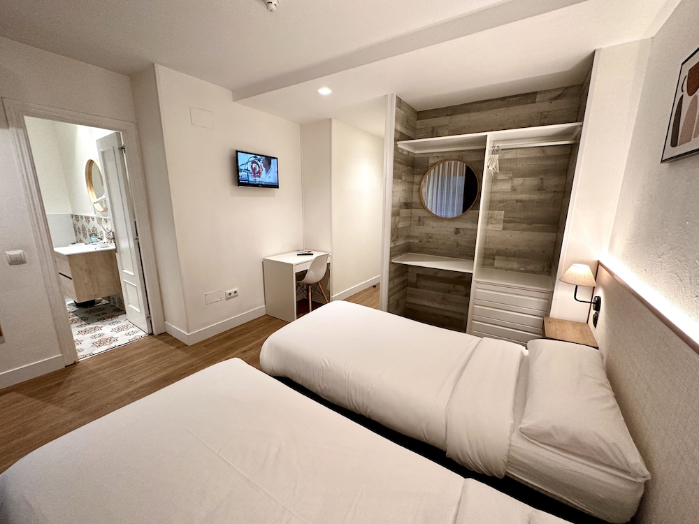 Far Home Hostel 17/71