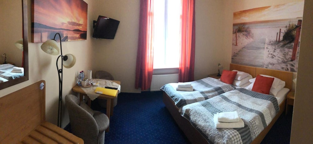 Hotel Bella 32/71