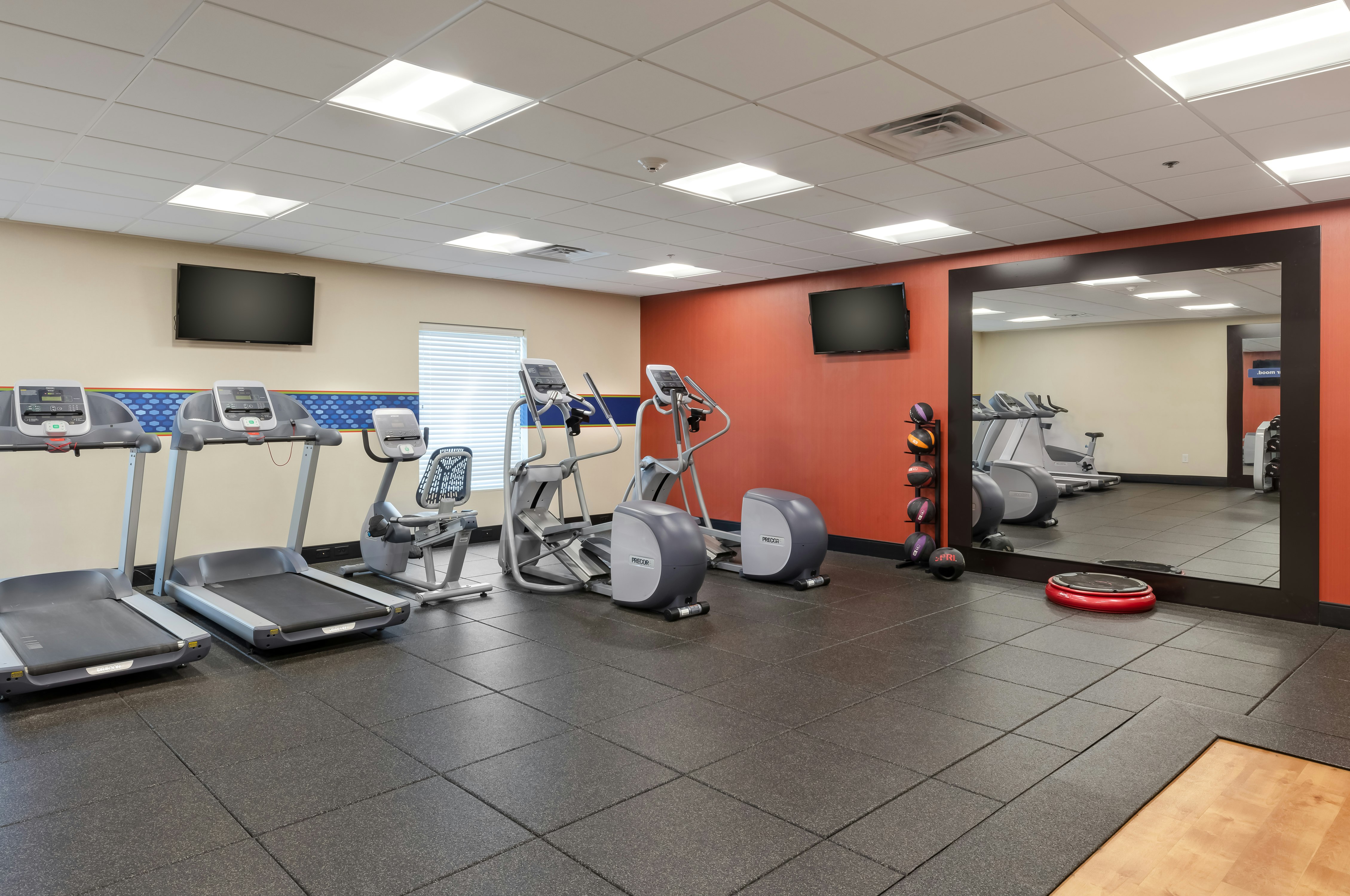 Hampton Inn Emersonlakepoint Ga 30/55