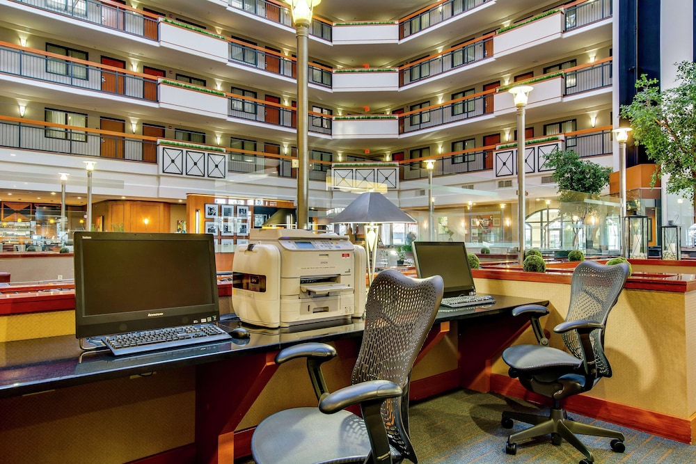 Embassy Suites Louisville East 55/73