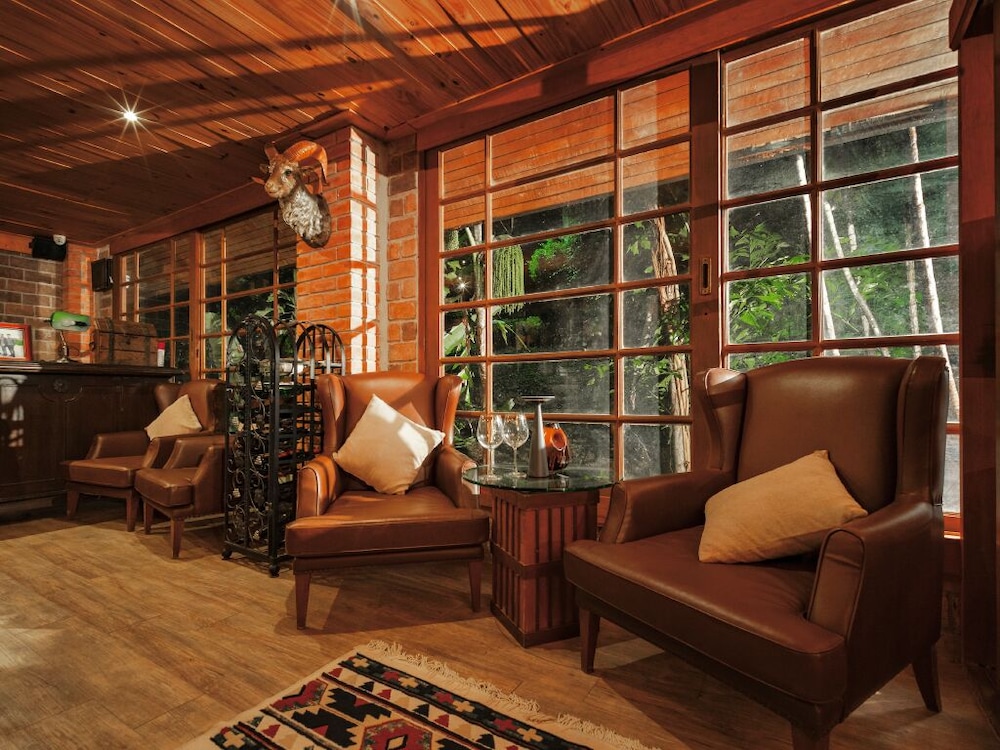 Issara Boutique Winery Hotel 50/78