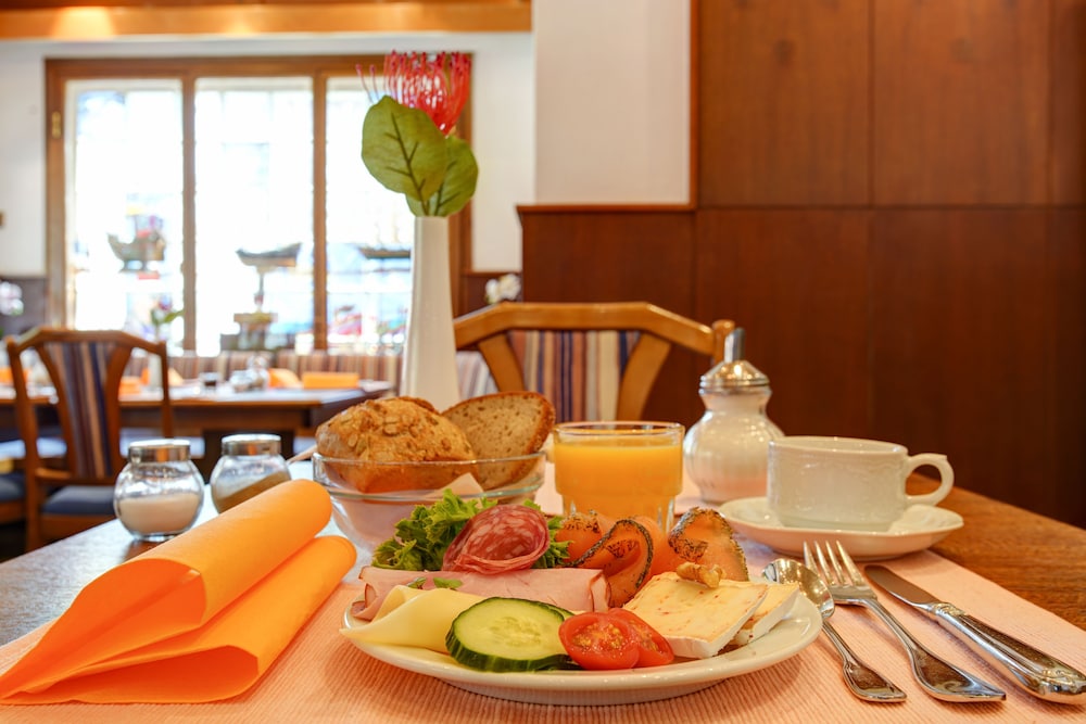 Hotel Elbinsel 43/46