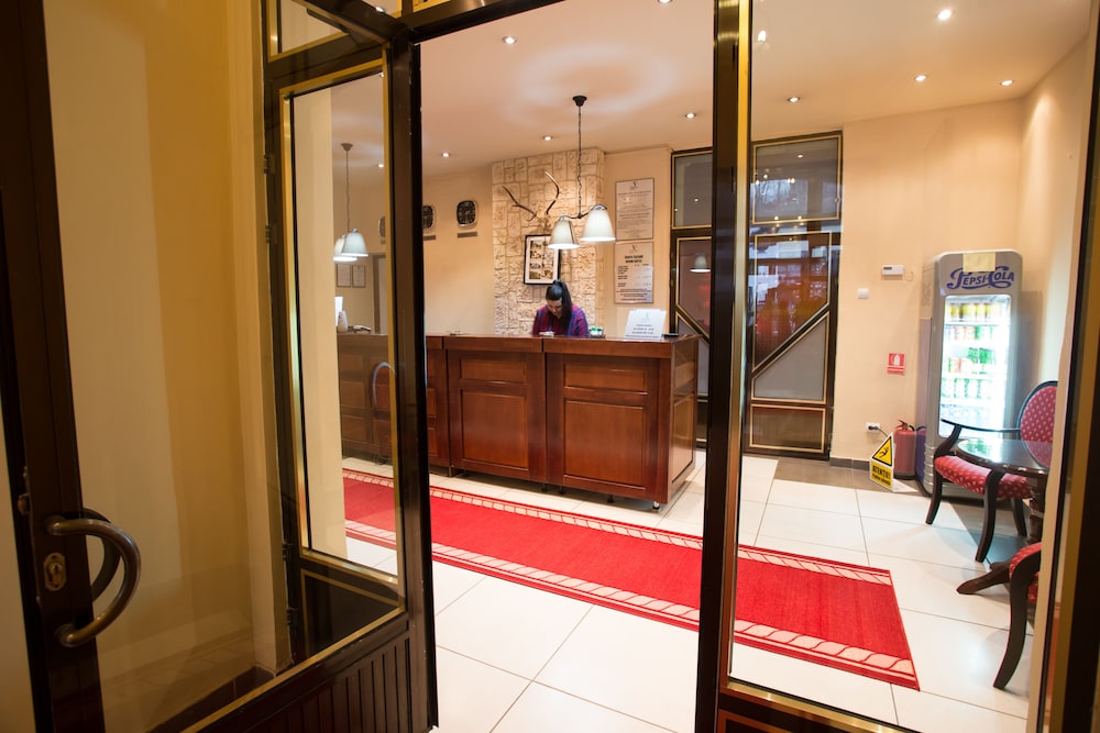 Hotel Rina Cerbul 4/34