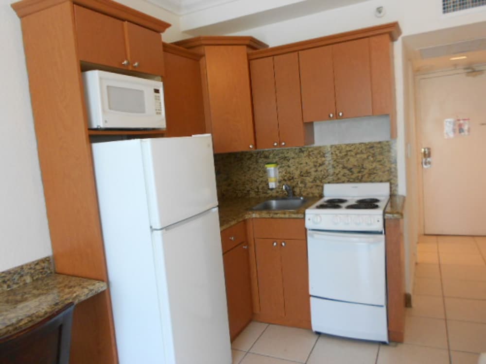 Ocean Front Casablanca Studios with FULL KITCHENS & Beach access By BL Rentals 34/50