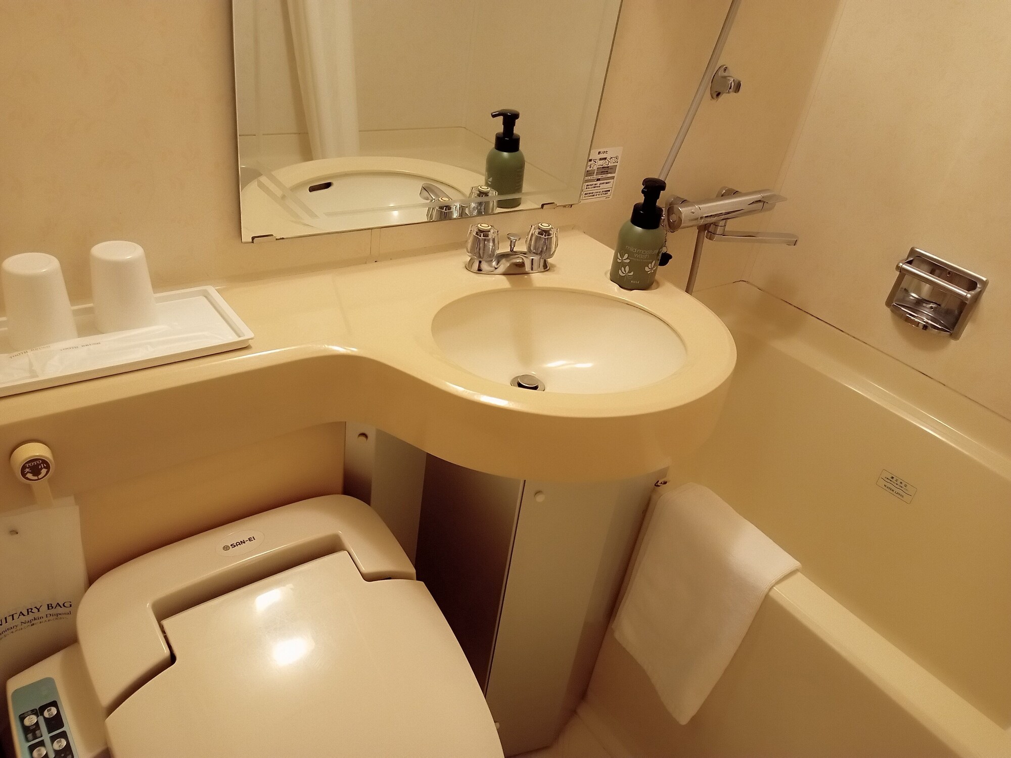 غرفة قياسية بسريرين منفصلين، Hotel Crown Hills Nigata 3/4