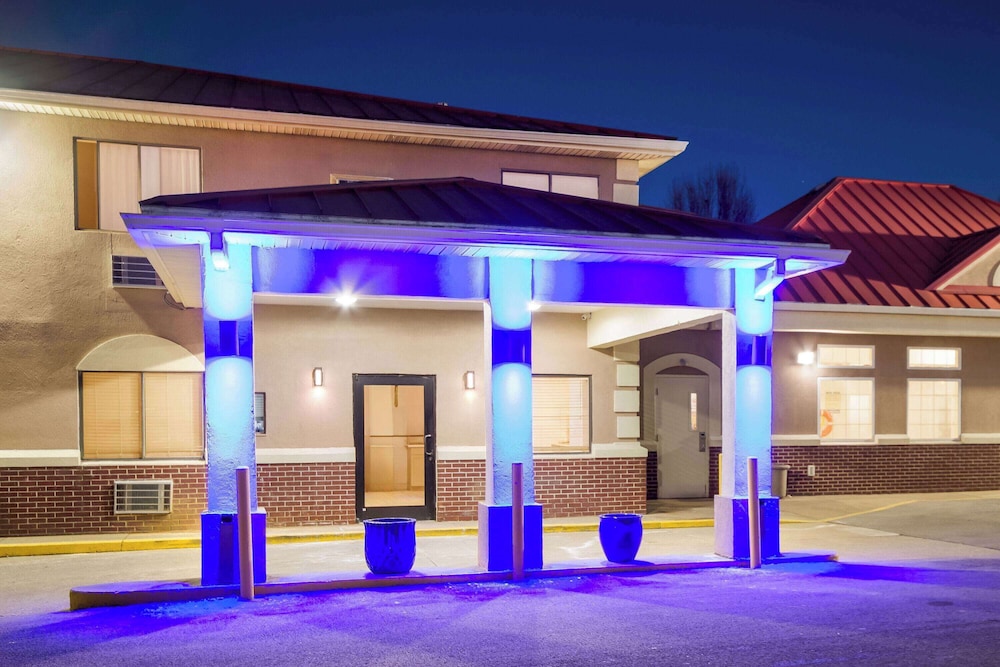 Super 8 by Wyndham Elizabethtown 2/61