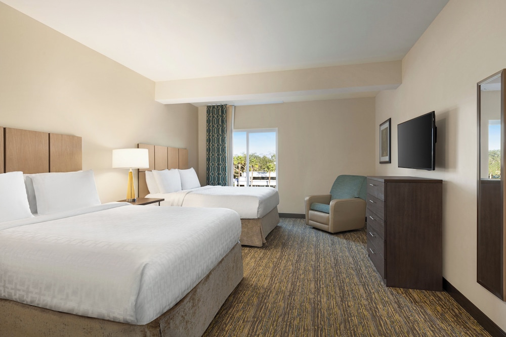 Candlewood Suites Safety Harbor 15/56